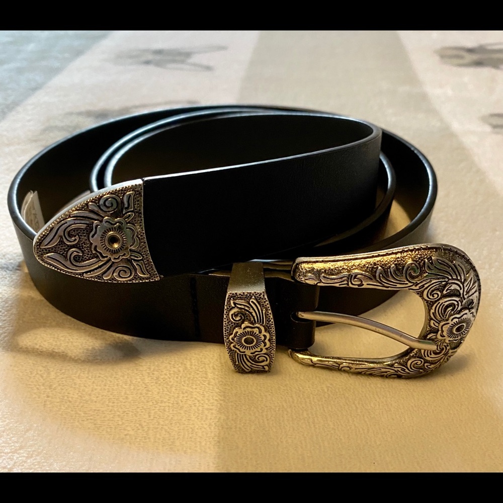 Forever 21 Faux Leather Waist Belt 🖤